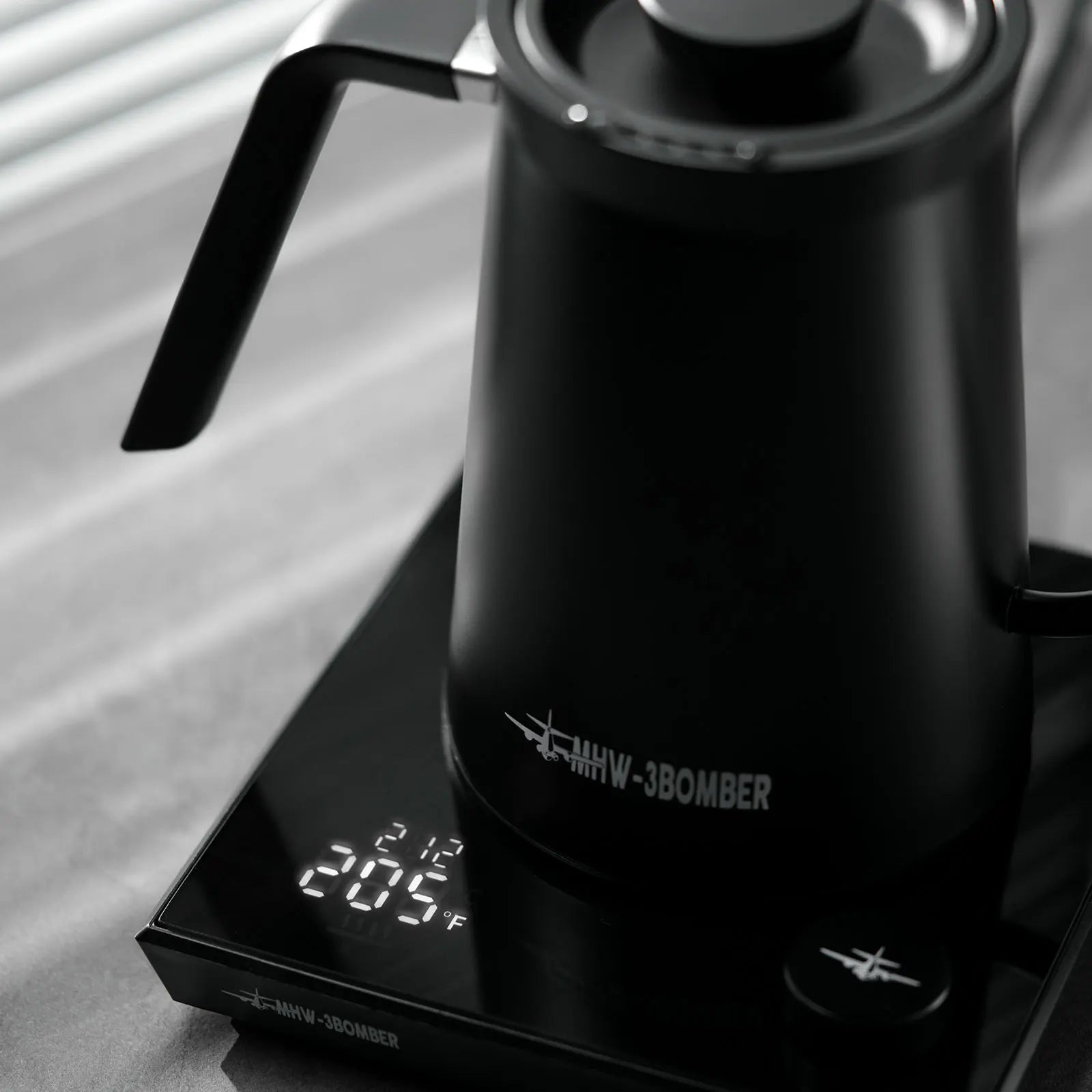 MHW-3BOMBER Smart Electric Gooseneck Kettle – Precise Temperature Control (40–95°C) for Pour Over Coffee | 600ml Barista Kettle